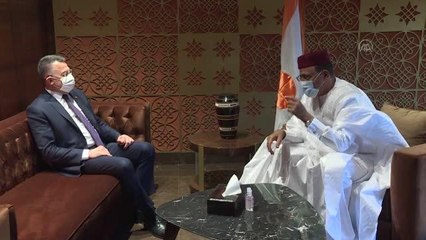 Cumhurbaşkanı Yardımcısı Oktay, Nijer'in yeni Cumhurbaşkanı Bazoum'la bir araya geldi