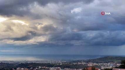 İskenderun körfezinde mest eden yağmur, bulut, şimşek ve hortum manzaraları