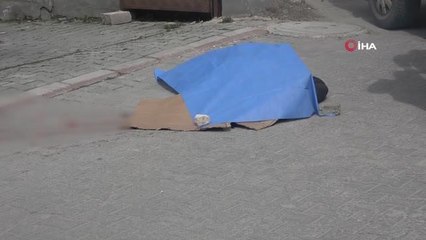 İş makinasının çarpıp üzerinden geçtiği vatandaş feci şekilde hayatını kaybetti