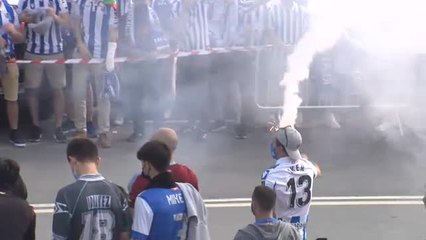 Скачать видео: El fútbol y la Semana Santa provocan aglomeraciones en diferentes ciudades