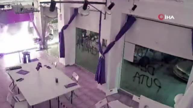 - İspanya'da Podemos Partisi binasına molotoflu saldırı
