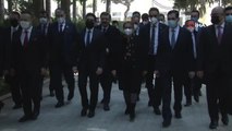 - Ticaret Bakanı Pekcan, Azerbaycan-Türk şehitliklerini ziyaret etti- Bakan Pekcan: 