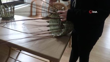 Sepete dönülen söğüt dalları yarım asırlık elleri usta öğretici yaptı