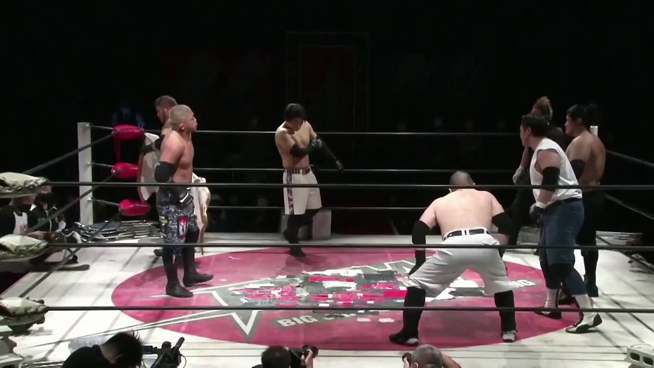 Akira Hyodo, Hideyoshi Kamitani & Kankuro Hoshino vs. Crazy Lovers (Masashi Takeda & Takumi Tsukamoto) & Yuki Ishikawa