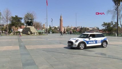 ANTALYA 'Kanatsız koruyucu melekler'in adres ve fotoğraf mesaisi