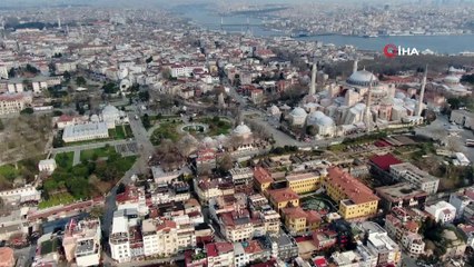 Kısıtlamada tarihi meydanlar boş kaldı