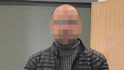 Uyuşturucu hastasını 'torbacı' olarak kullanıp reçeteli hapları satmaya çalışan doktor kıskıvrak yakalandı