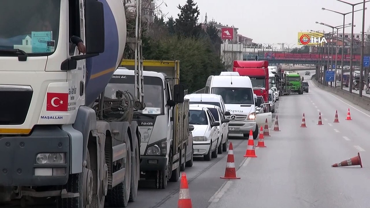 Yüksek gerilim hattındaki onarım çalışması, D100'ü trafiğe kapattı