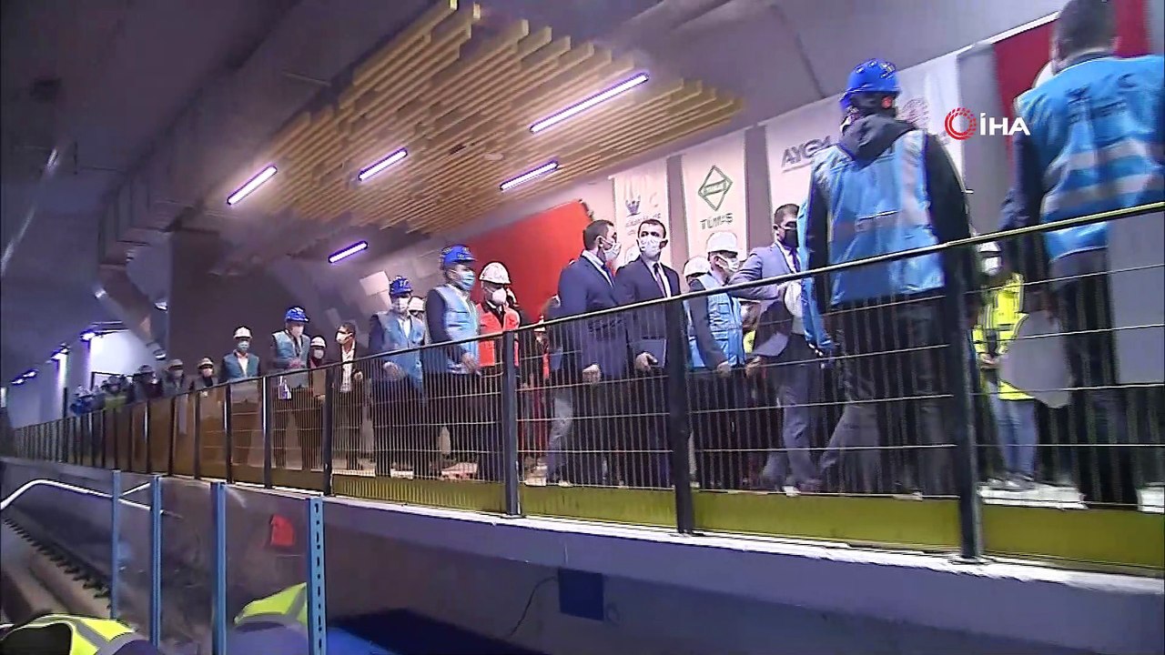 Ulaştırma ve Altyapı Bakanı Adil Karaismailoğlu, Sabiha Gökçen Havalimanı Metro Hattı Projesi'nin ilk ray kaynak törenine katıldı.