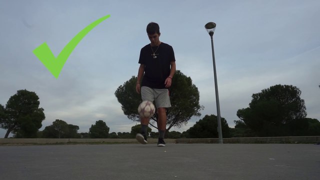 Tutorial trucos de fútbol // COMO DAR TOQUES / DOMINAR EL BALÓN DE FÚTBOL TUTORIAL FUTBOL