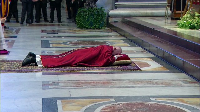 Крестный ход в Ватикане и Иерусалиме