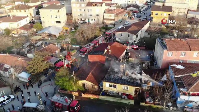 Ataşehir’de çatıları saran alevler mahalleliyi sokağa döktü