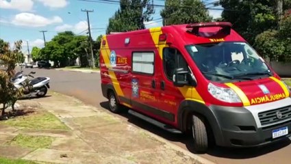 Mulher fica ferida após acidente envolvendo carro e moto na Rua General Osório