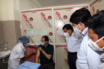 न्यायाधीशगण ने कराया कोरोना टीकाकरण