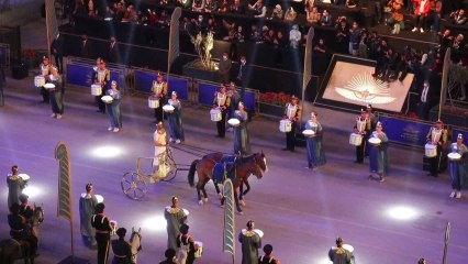 Momias de reyes y reinas egipcias recorren las calles de El Cairo