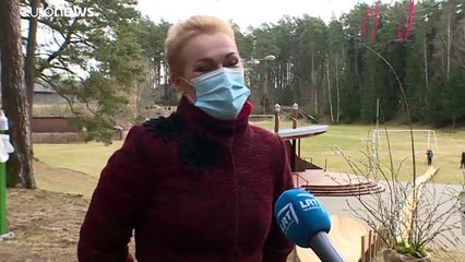 شاهد: "دحرجة بيض الدجاج"... طقس تقليدي لإحياء عيد الفصح في ليتوانيا