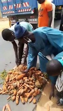 Les paysans de Noto Gouye Diama qui n’arrivent plus à écouler leurs marchandises ont hué la ministre