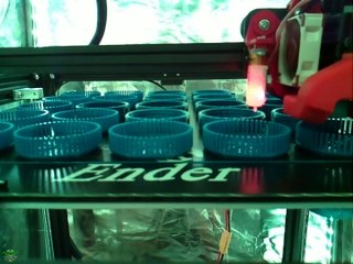 3D Printed Silica Gel Containers [Time-Lapse]