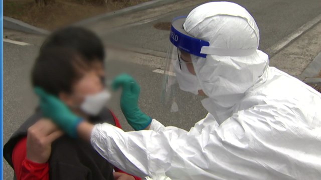 닷새 연속 500명대... 코로나19, 4차 유행 기로 / YTN