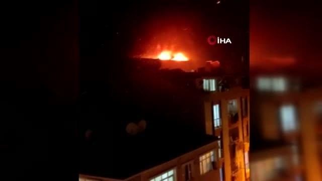 Mangal keyfi kötü bitti. Çatı katında çıkan yangın geceyi aydınlattı