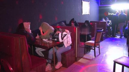 'Çok yüksek riskli' İzmir'de baskın yapılan eğlence mekanı mühürlendi