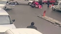 İstanbul’da motosikletli kuryenin otomobile çarptığı anlar kamerada