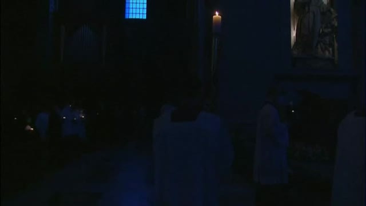 El Papa celebra la Vigilia Pascual con restricciones debido a la pandemia