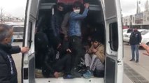 Başkent’te 17 kişilik araçtan 40 düzensiz göçmen çıktı