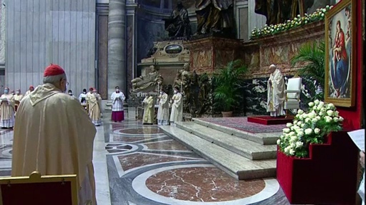 Papst Franziskus feiert Ostermesse