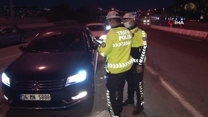 Kuralları ihlal eden turiste cezai işlem uygulayan polisin İngilizcesi tercümanlara taş çıkarttı