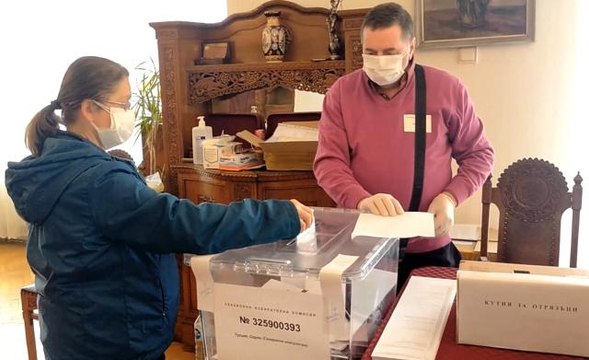 Bulgaristan seçime gitti, Türkiye'de de 35 sandık kuruldu