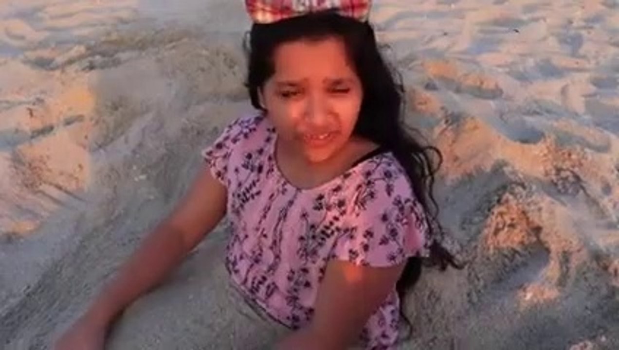 شفا و بابا طلعة  للبحر _Shfa and dad funny trip...