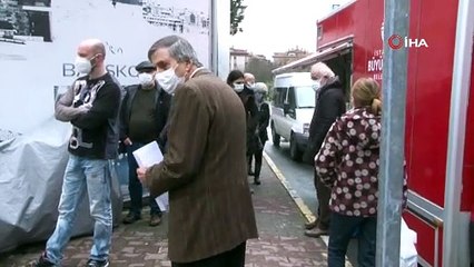 Bulgar göçmenleri Bulgaristan Başkonsolosluğu'nda sandık başına gitti