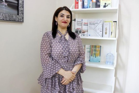 Kardeşinden aldığı borç para ile zemin katta şirket kurdu, 400 kişiye istihdam alanı oluşturdu