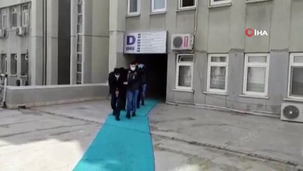 “İsminiz FETÖ soruşturmasına karıştı” diyerek kandırdıkları yaşlı kadına evini sattıran dolandırıcılar yakalandı