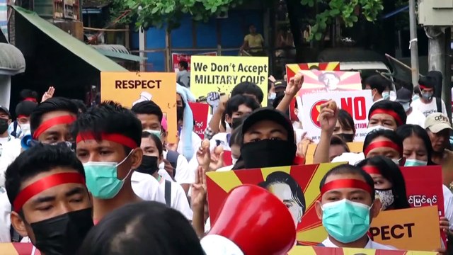 Myanmar, la protesta delle uova pasquali