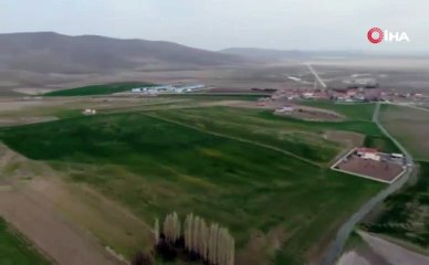 Vatan ve bayrak sevgisini böyle dağlara yazdı