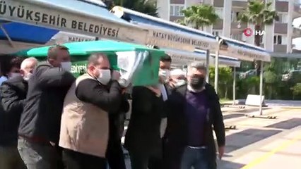 İstanbul'daki evinde ölü bulunan Şükriye toprağa verildi