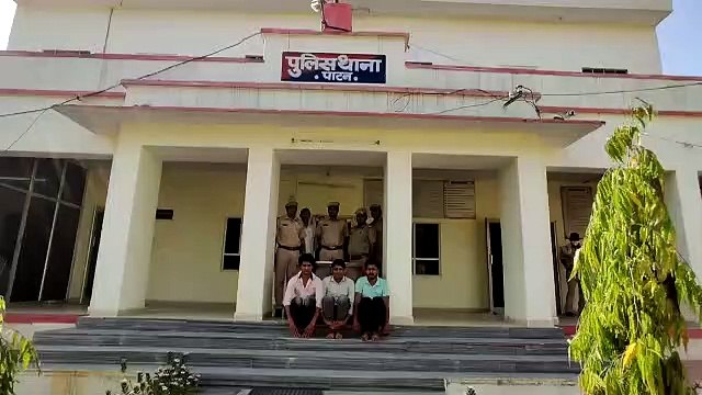 गैंगस्टर पपला गुर्जर के गाने बजाकर जमकर की फायरिंग, तलवार से काटा केक, तीन गिरफ्तार