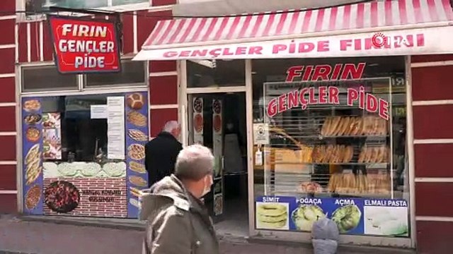 Tunceli'de esnaftan 'askıda kitap' kampanyası: Midemizi doyurmak için ekmeğe; fikirlerimizi geliştirmek için kitaba ihtiyacımız var