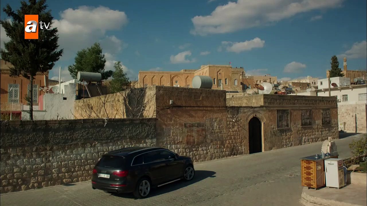 Reyyan babasının öldüğünü öğreniyor