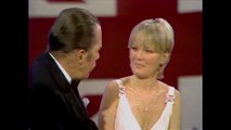 Petula Clark - Downtown/Anniversary Interview/England Swings (Live On The Ed Sullivan Show, December 21, 1969)