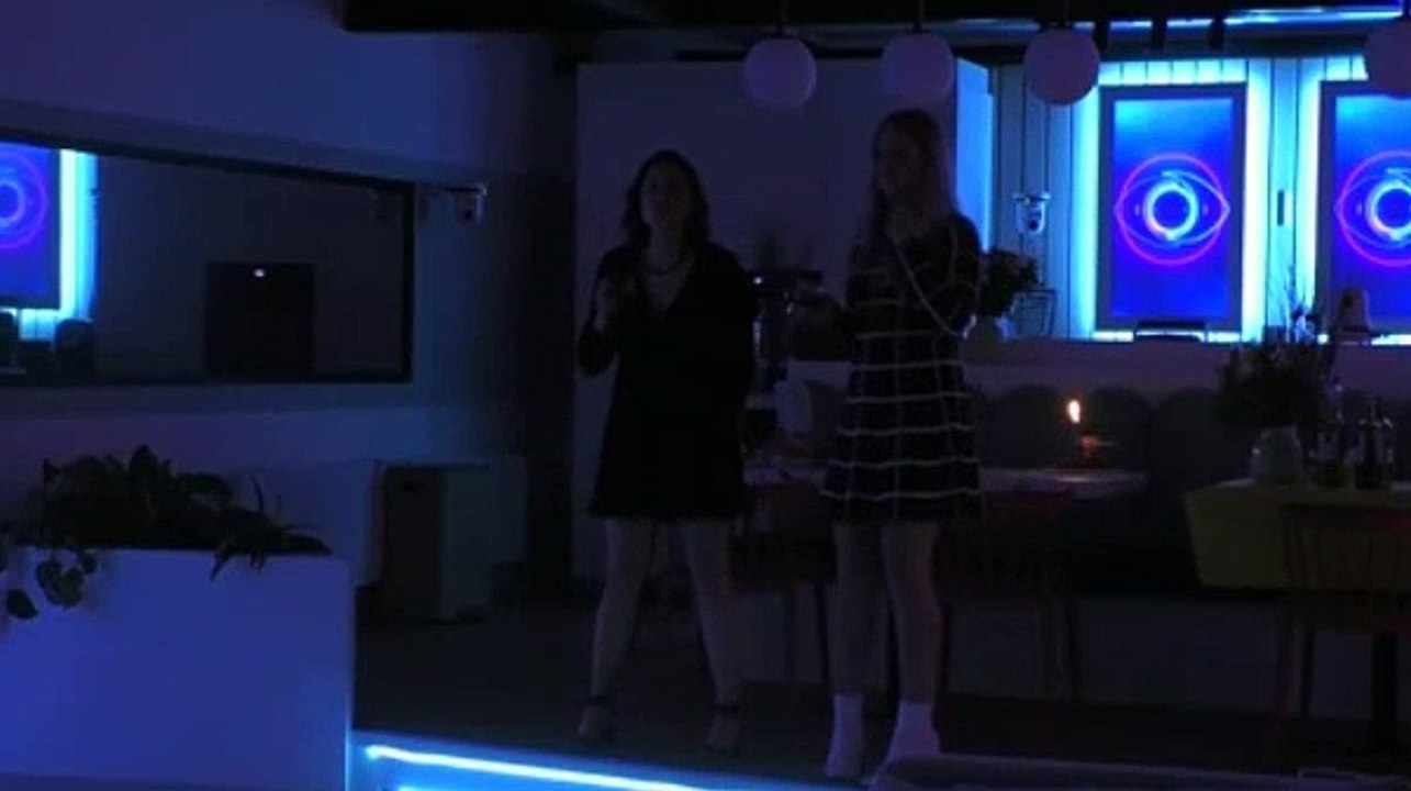 Jill checkt Naomi over Matt - 4 april 2021.