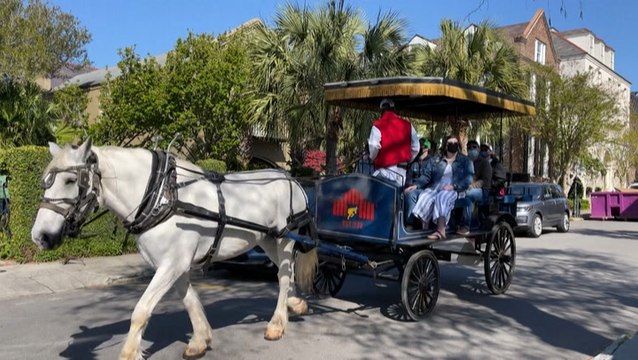 Tourists explore coastal Southeast towns over Easter weekend