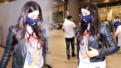 Jhanvi Kapoor का airport पर दिखा लाजवाब swag; Watch video | FilmiBeat