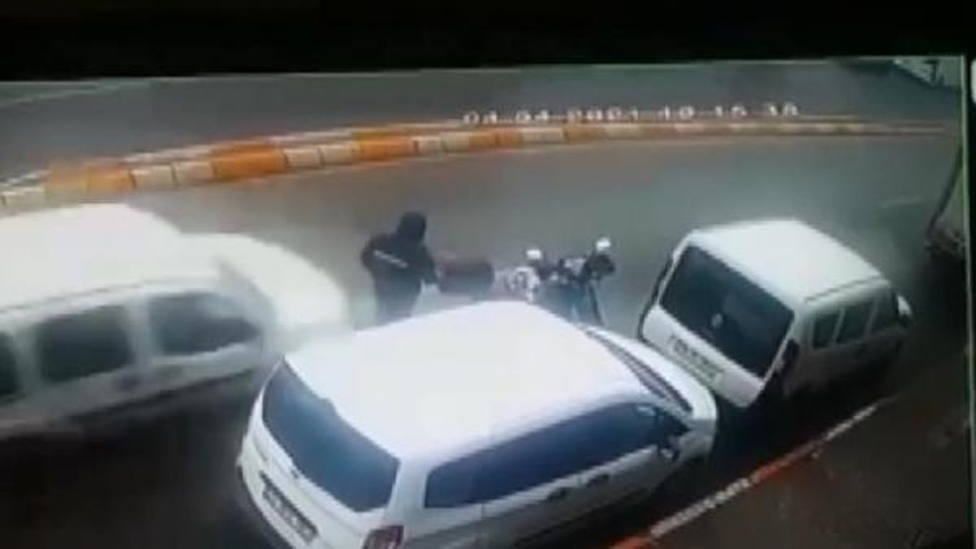 Üsküdar'da motosiklet sürücüsünün öldüğü kaza güvenlik kamerasında -  Dailymotion Video