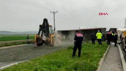 Son dakika haber | TIR, ÖNDEKİ TIR'A ÇARPTI 1 ÖLÜ, 1 YARALI