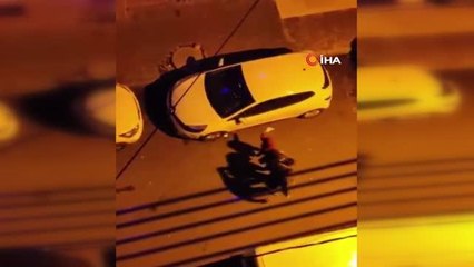 Küçükçekmece'de sokak ortasında kadına şiddet kamerada