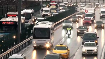 İstanbul'da Kısıtlama Bitti, Trafik Yoğunluğu Yüzde 75'i Aştı
