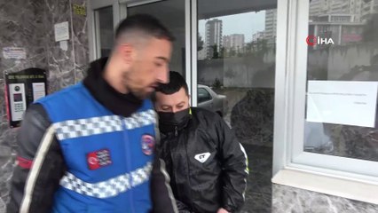 Apartman yönetiminden tepki çeken uyarı: 'Köpekler ve kuryeler giremez'